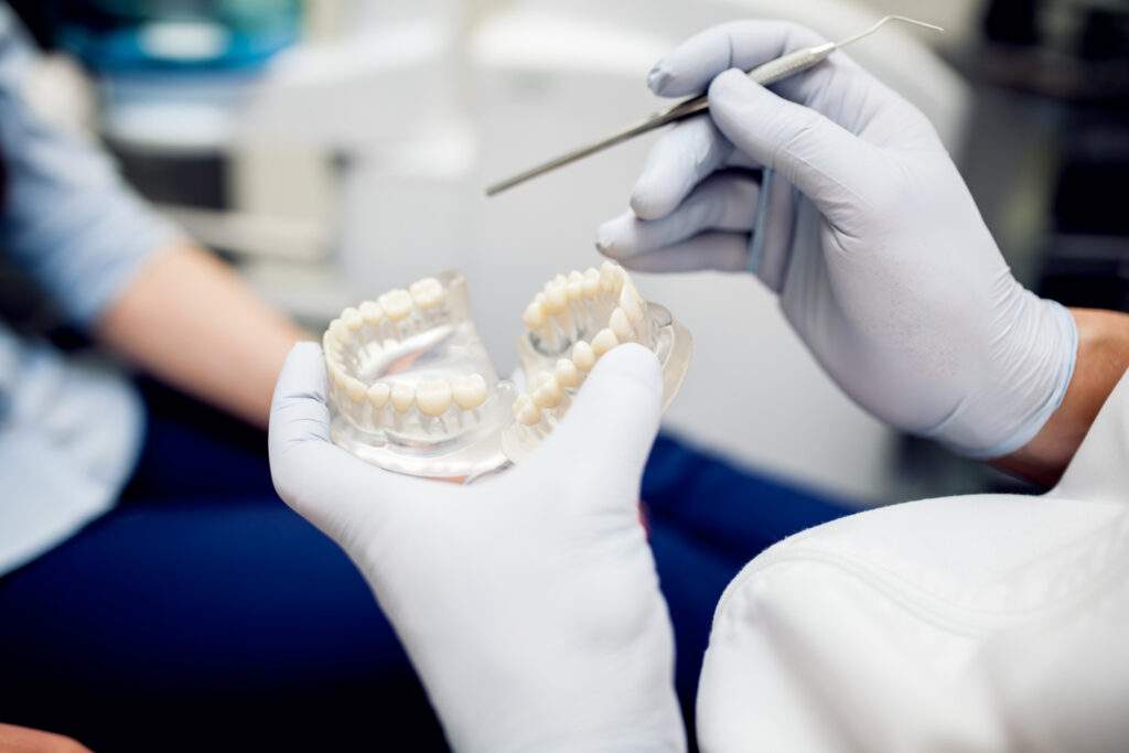 Implantes dentales con financiación en Pacífico